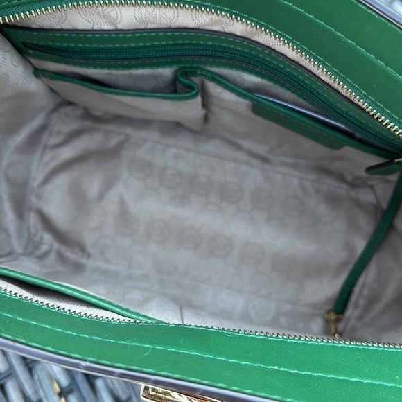 𝅺MICHAEL KORS Hamilton Emerald Green Large Leather Tote Bag - Picture 11 of 16